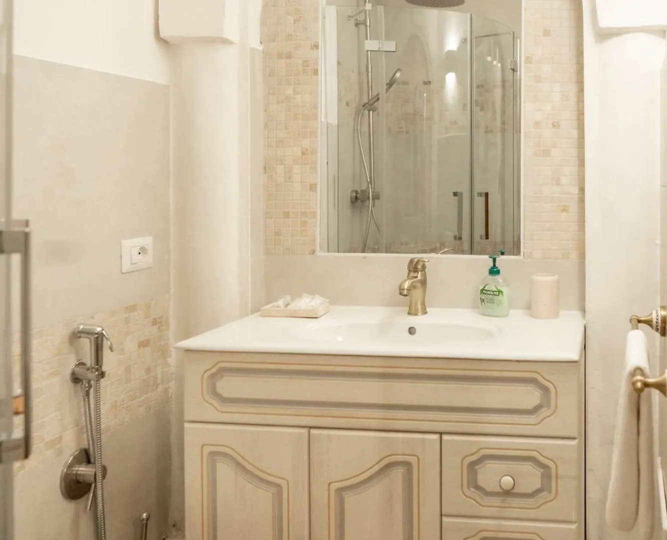 Apartment Home Domus Capocci - Rione Monti Rome