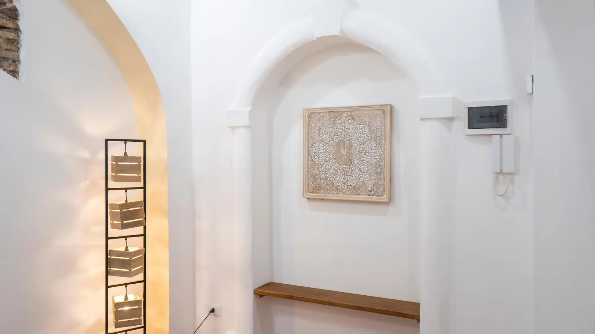 Home Domus Capocci - Rione Monti Rome
