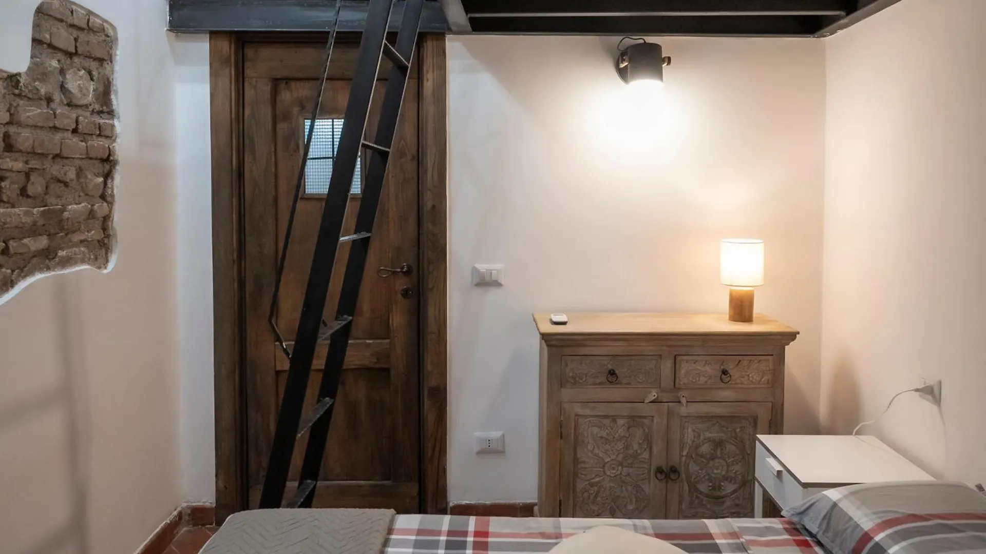 Home Domus Capocci - Rione Monti Rome 0*,  Italy