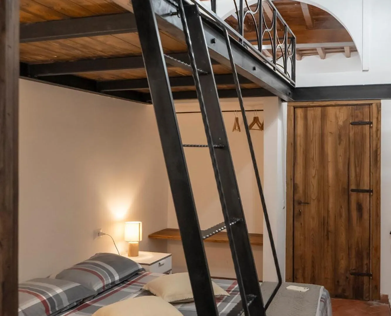 Home Domus Capocci - Rione Monti Rome